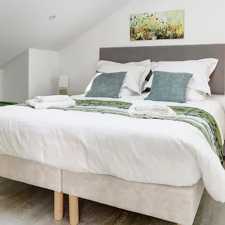 La Belle Cachette Apartment Matougues